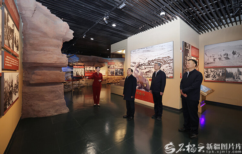 陈小江在兵团石河子市胡杨河市调研