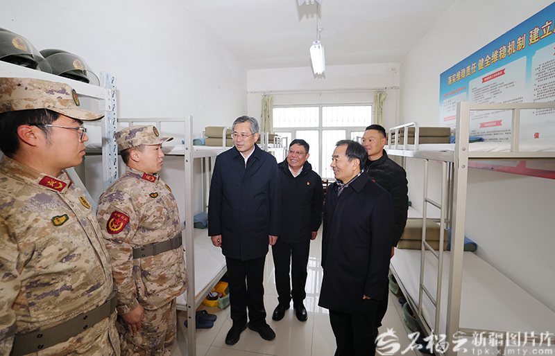 陈小江在兵团石河子市胡杨河市调研