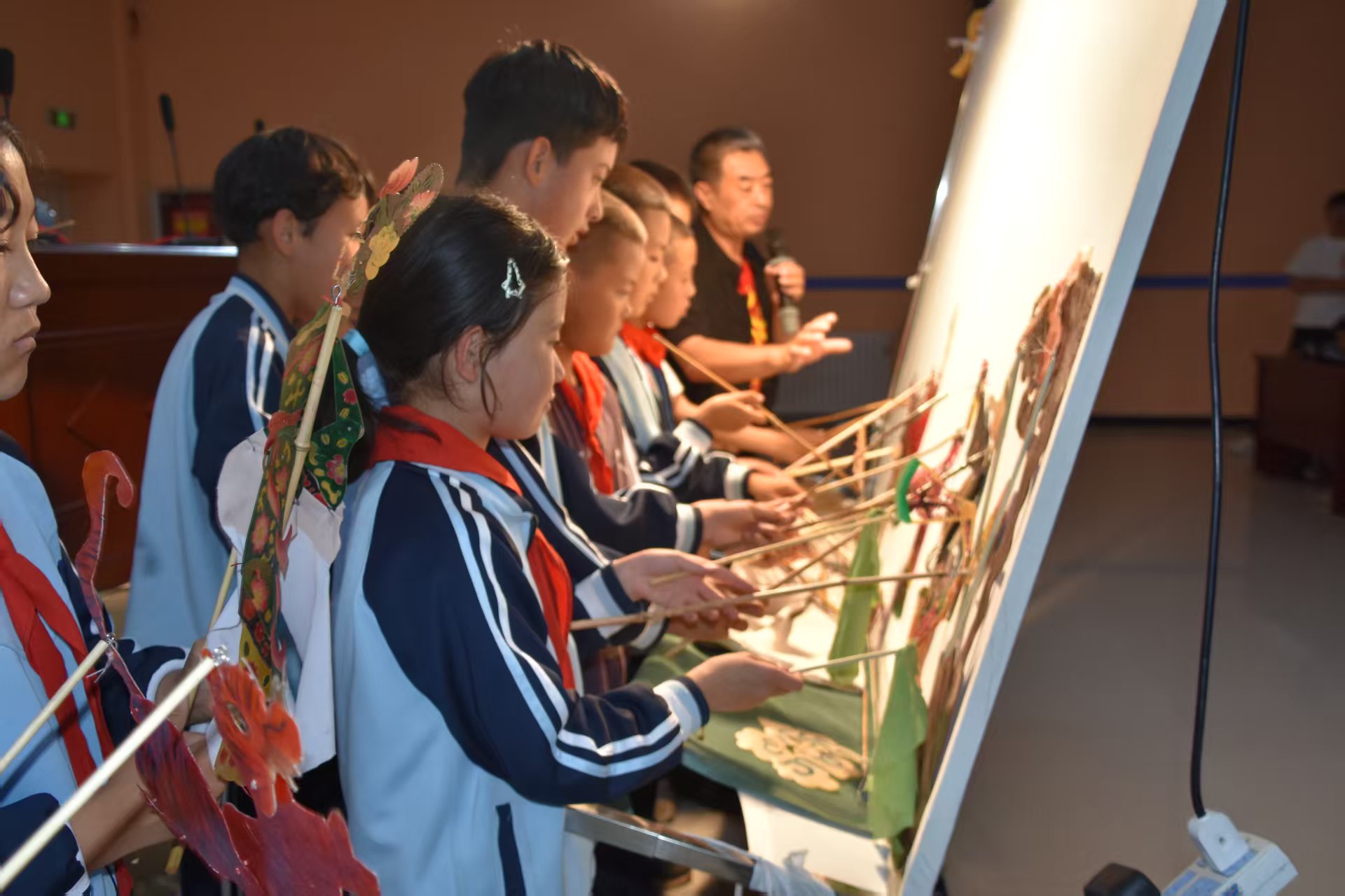 宁夏泾源:好戏连台 书香满城 宁夏泾源:好戏连台 书香满城