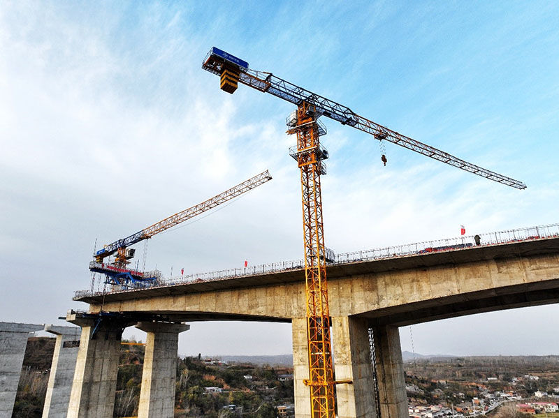 中交二公局河南郑洛高速2标项目庙路河大桥连续刚构全幅顺利合龙