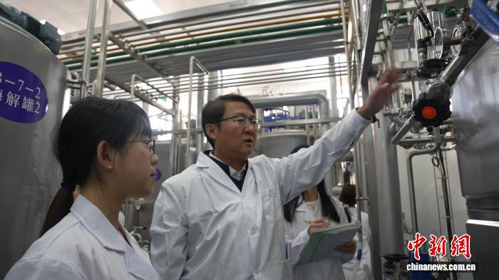 沈阳农大自主研发浆果产品受热捧 “科技味”成就校园“抢手货”