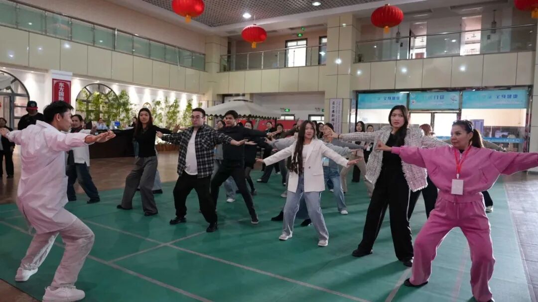 丝路青年相聚霍尔果斯 文化交融织就友谊新篇