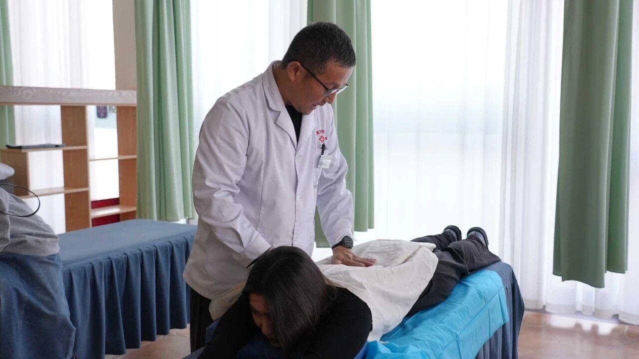 丝路青年相聚霍尔果斯 文化交融织就友谊新篇