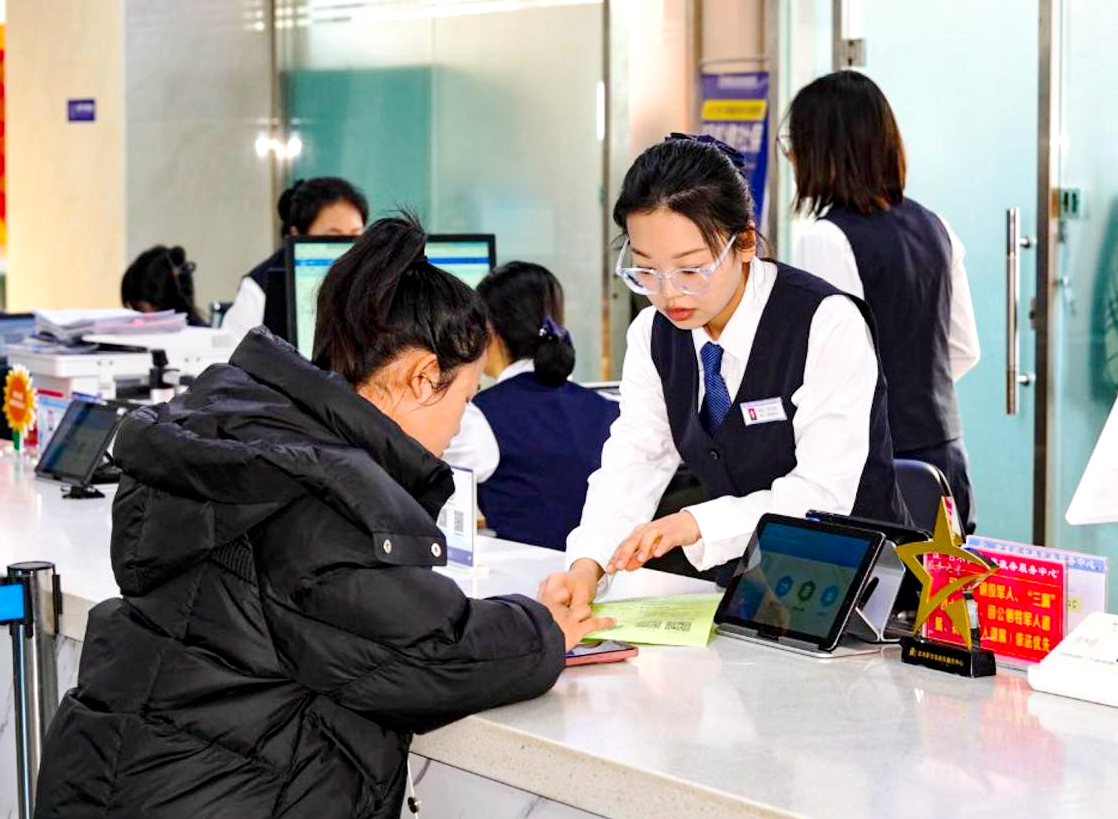 新疆吉木萨尔县：从“一事跑多地”到“一窗办多事”