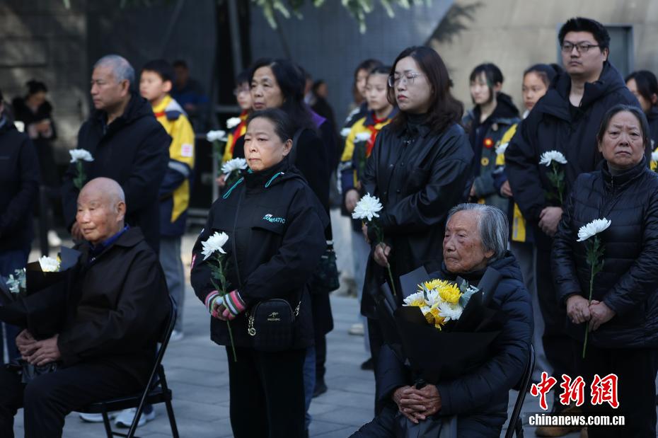 南京大屠杀死难者家庭祭告活动举行
