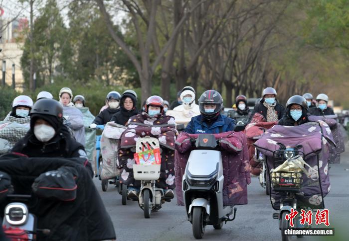 冷空气来袭 河北多地大幅降温