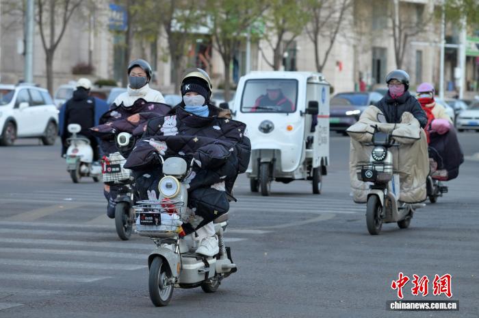 冷空气来袭 河北多地大幅降温