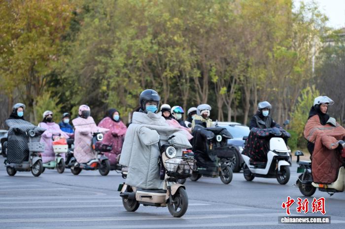 冷空气来袭 河北多地大幅降温