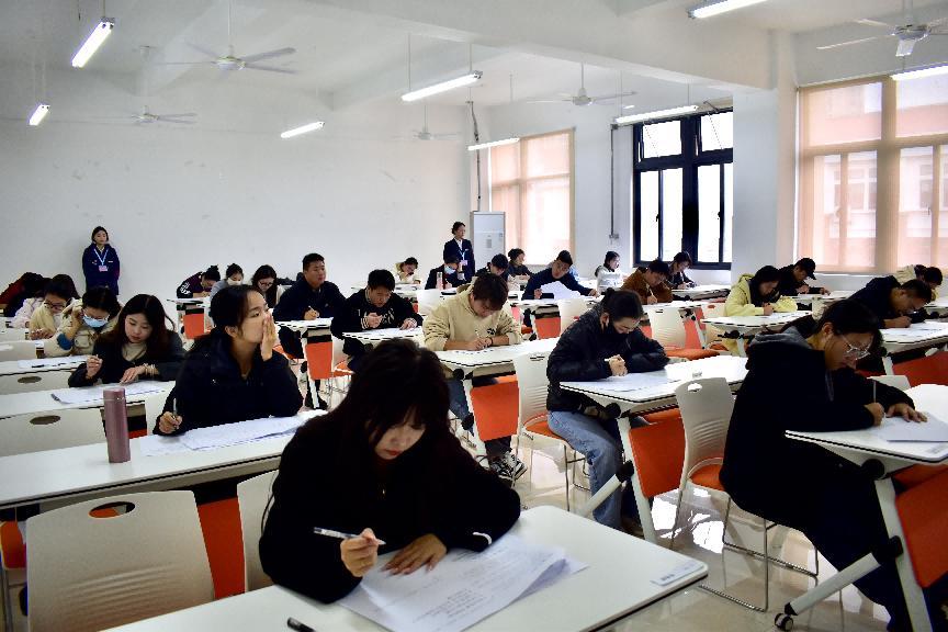 学生当考官，考场被“直播”！泉海这场辅导员测试不一般