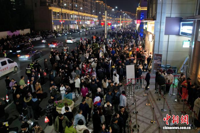 安徽广德“三件套”出圈 江浙等地游客排队打卡