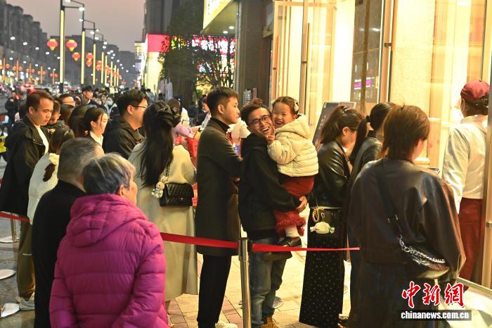 安徽广德“三件套”出圈 江浙等地游客排队打卡