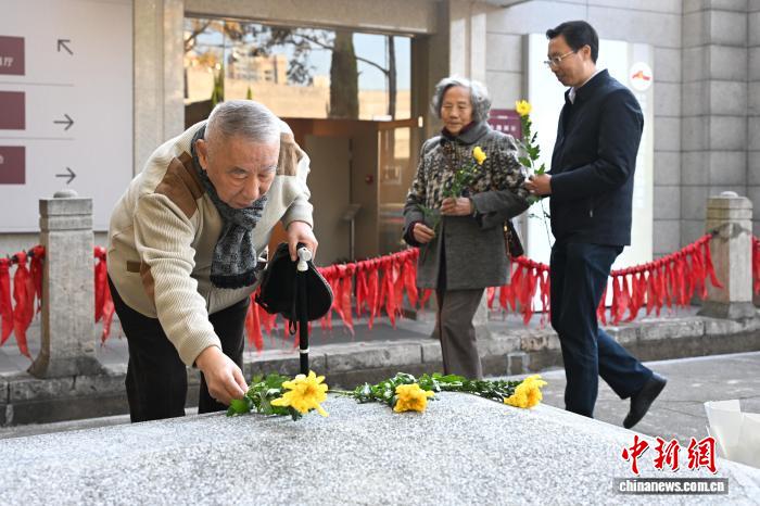 昆明各界人士纪念“一二·一”运动80周年