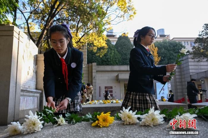昆明各界人士纪念“一二·一”运动80周年