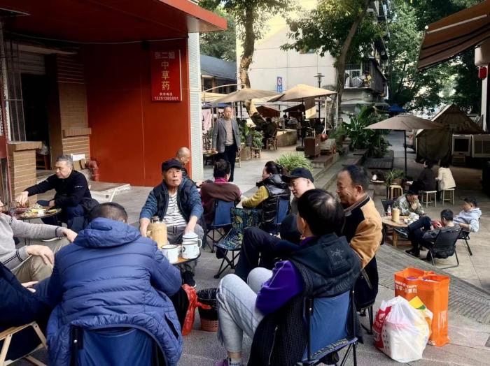 在国营老厂当“主理人”：重庆民主村靠“融”字经翻身