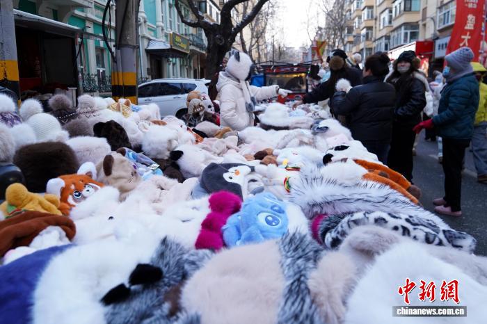 黑龙江哈尔滨:气温走低催生“暖经济”