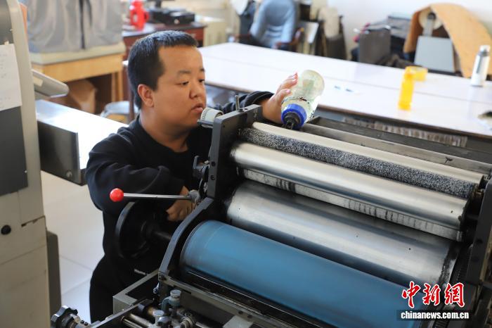 国际残疾人日：访内蒙古千万份爱情契约的守护者