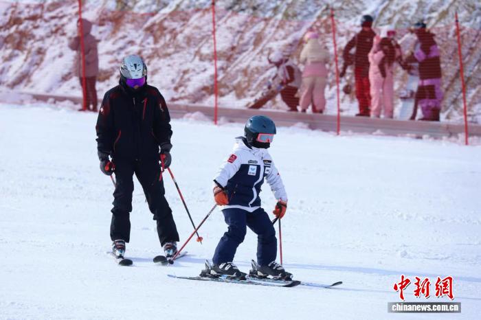 吉林“冰雪假期”首日带热冬季文旅市场