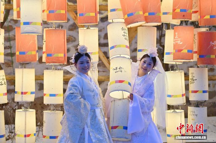 延吉民俗园旅拍火热 冰雪难挡游客热情