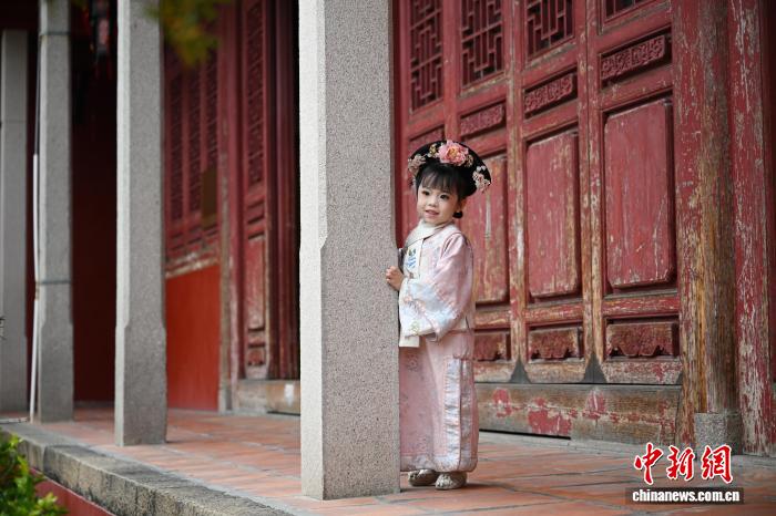 广东：揭阳学宫吸引游客