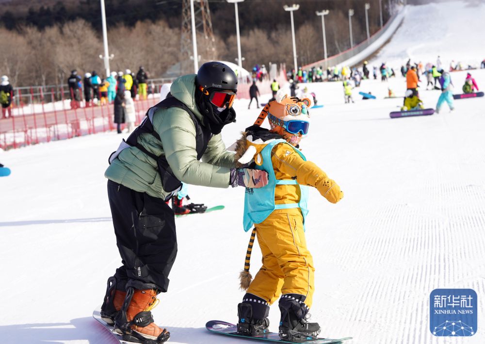 “雪假”开启 吉林青少年奔赴冰雪运动之约