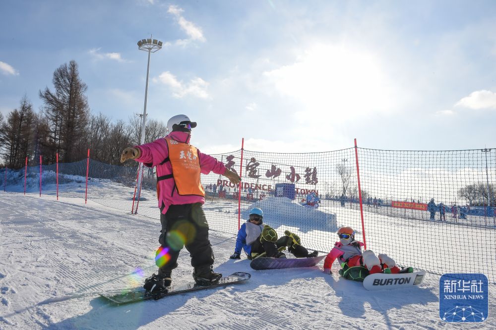 “雪假”开启 吉林青少年奔赴冰雪运动之约