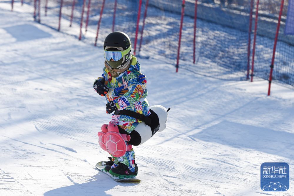 “雪假”开启 吉林青少年奔赴冰雪运动之约