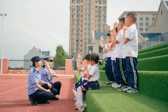 “三见警”的东胜实践：从“见警察”到“见安全”的治理效能变革