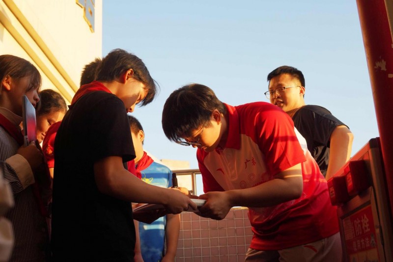 体育盛会下的“举重之乡” 体育盛会下的“举重之乡”