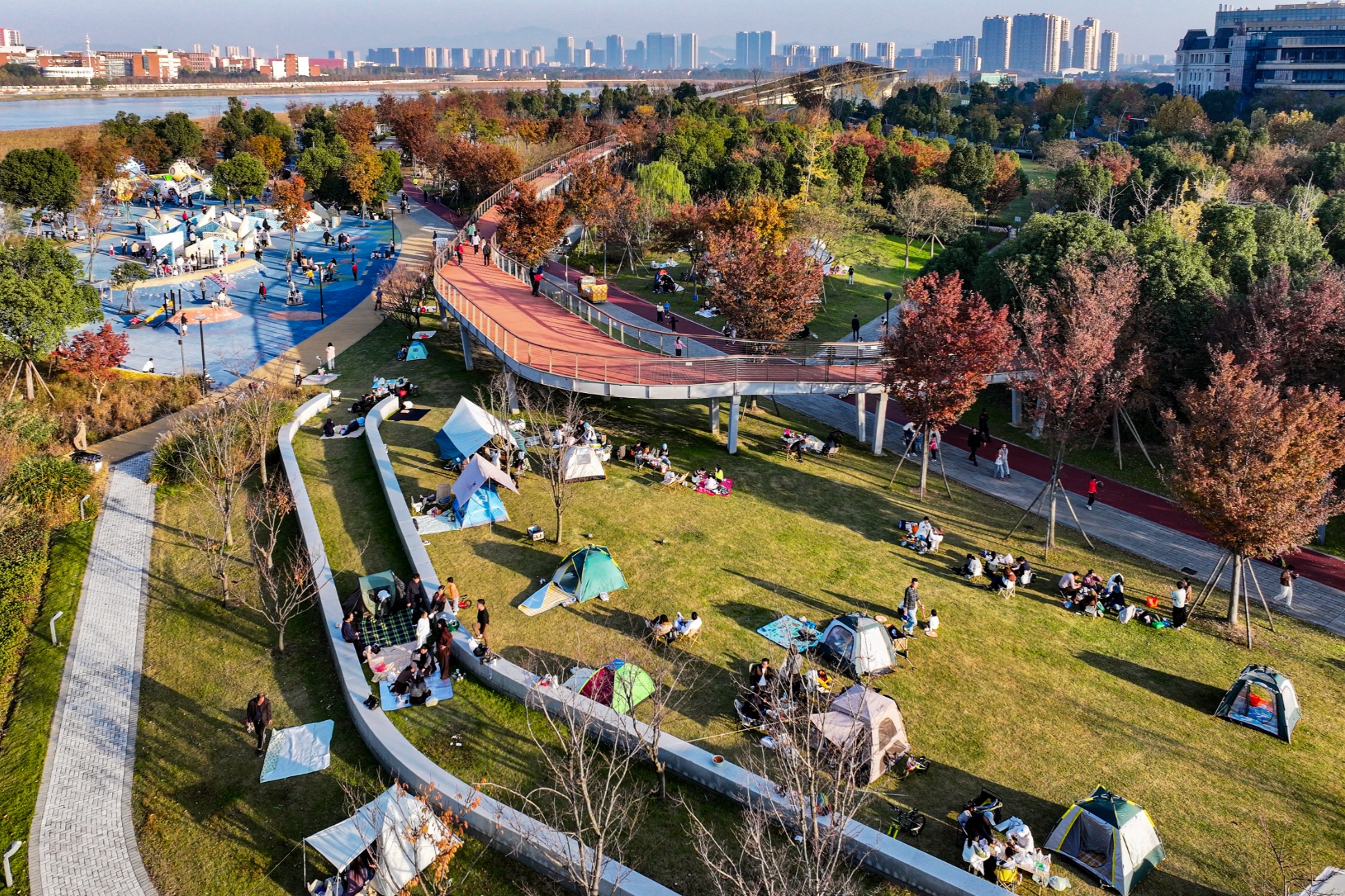 宁波高新区滨江水韵公园成市民运动休闲新地标