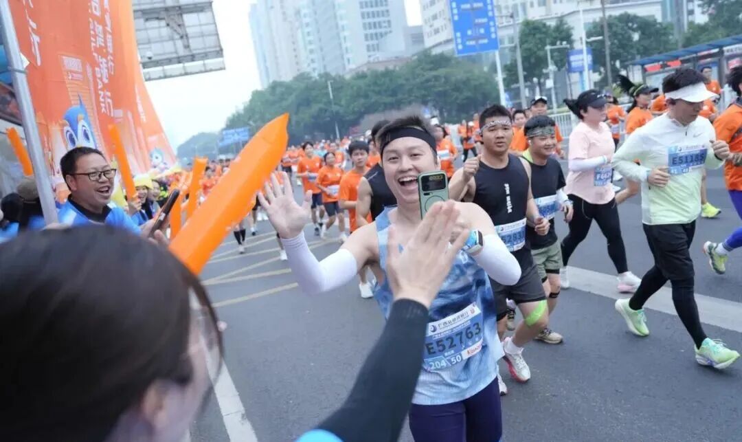 2025南宁马拉松赛|文明与热情共舞 奔跑与温情同行