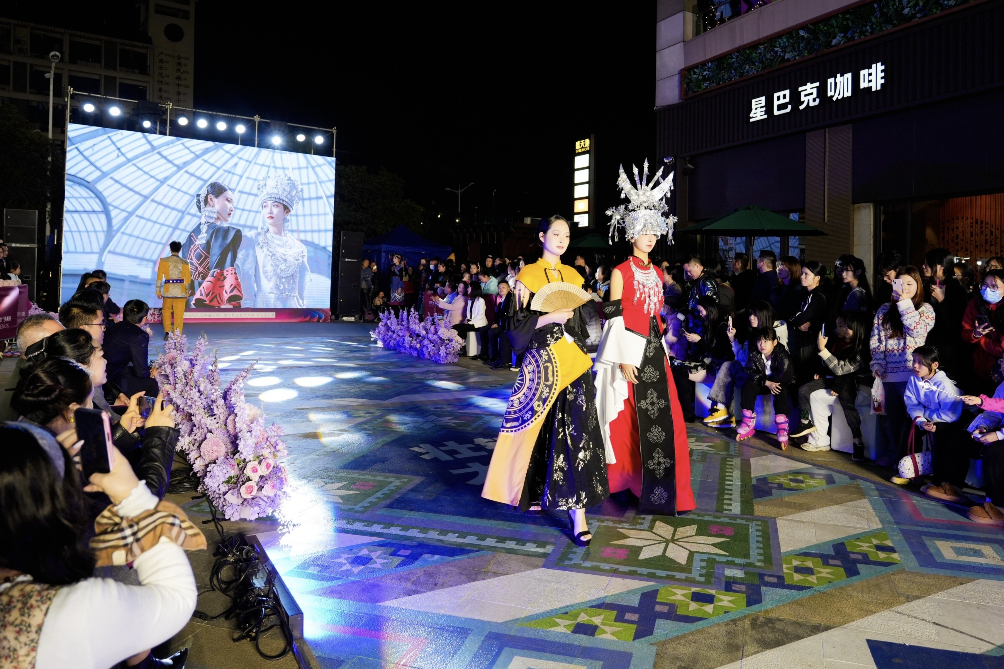 南宁职业技术大学:将课堂“搬”进商业街区