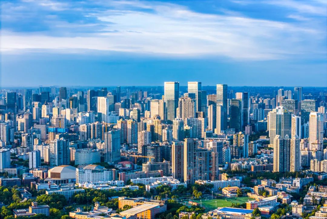 拼搏奋进 创新创造 齐心谱写现代化人民城市建设新篇章——写在市委十四届八次全会召开之际