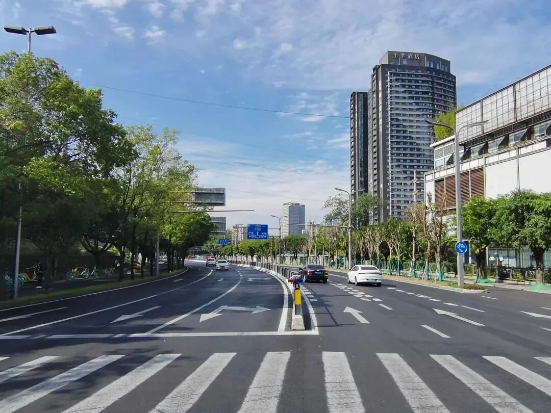 拼搏奋进 创新创造 齐心谱写现代化人民城市建设新篇章——写在市委十四届八次全会召开之际