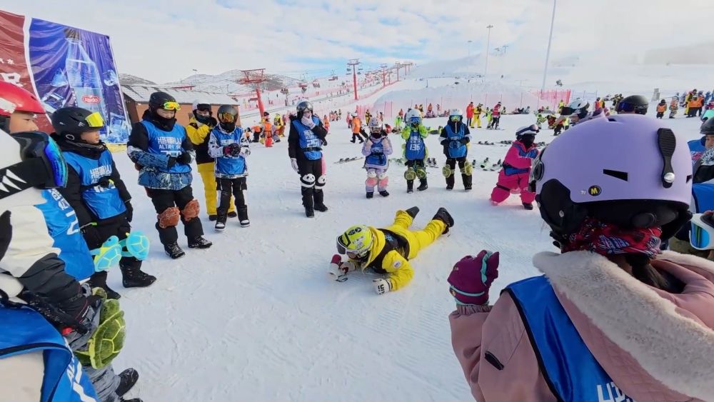 新华视点|乘冬而起 向雪而行——冰雪经济高质量发展新观察 新华视点|乘冬而起 向雪而行——冰雪经济高质量发展新观察