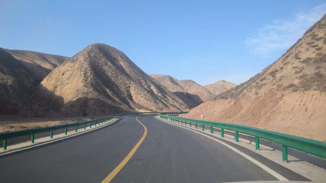 甘肃:“四好农村路”助力和美乡村建设 甘肃:“四好农村路”助力和美乡村建设