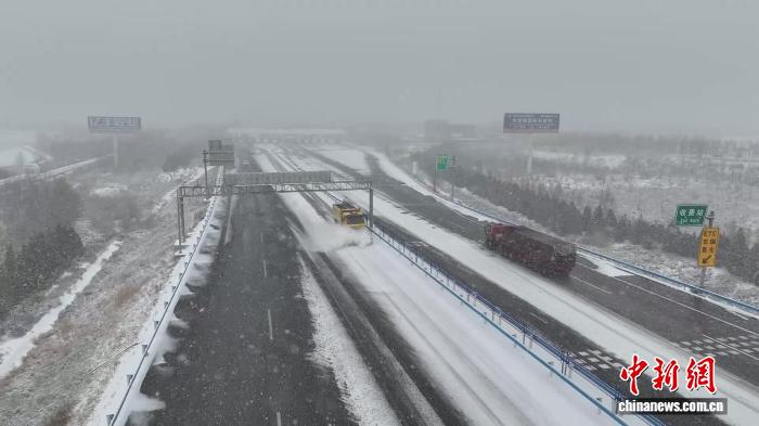 宁夏中南部迎来今冬首场大范围降雪