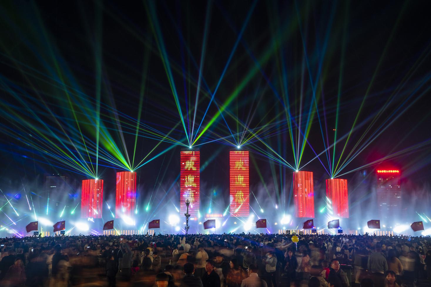 “三件套”再刷屏 康巴什现象凭啥火