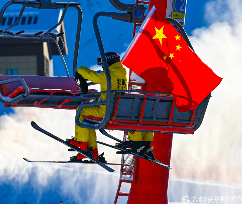 2025新疆热雪节世界野雪巡回赛（FWT）开赛