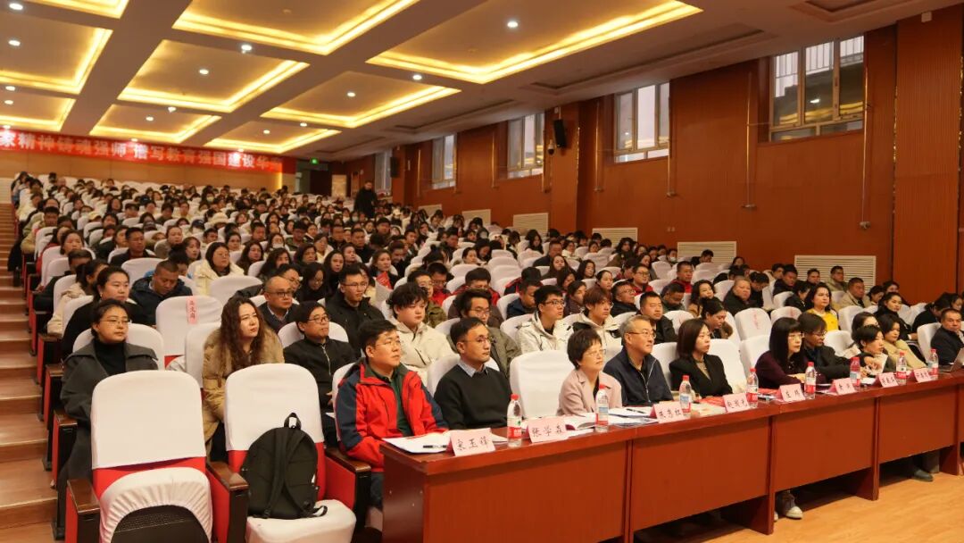 和田地区第一届中高职学校思政课教师“萌新磨课·骨干练兵”现场展示活动在新疆和田学院举办