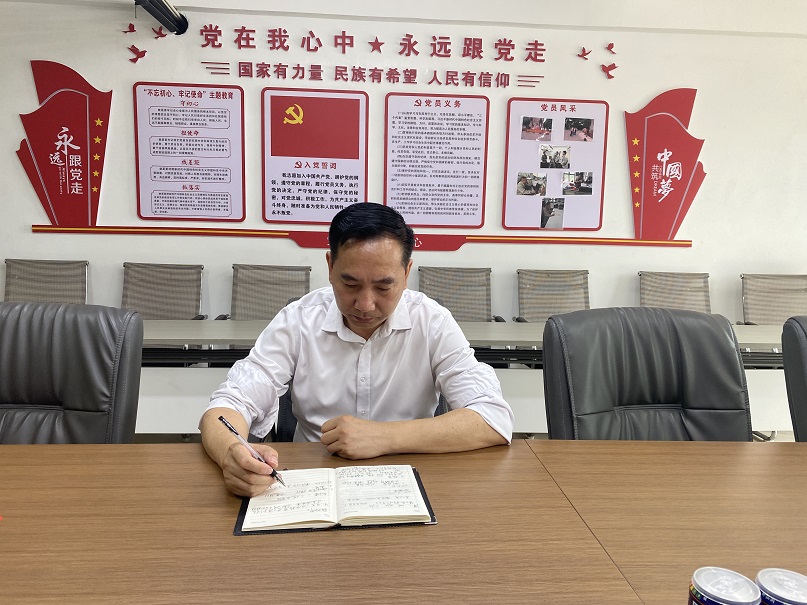 一辈子就干一件事！重庆匠人汪传宏深耕数控机床育新力