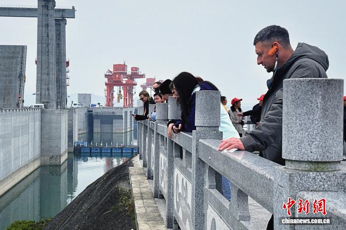 160余位境外旅行商共谋长江三峡入境旅游合作