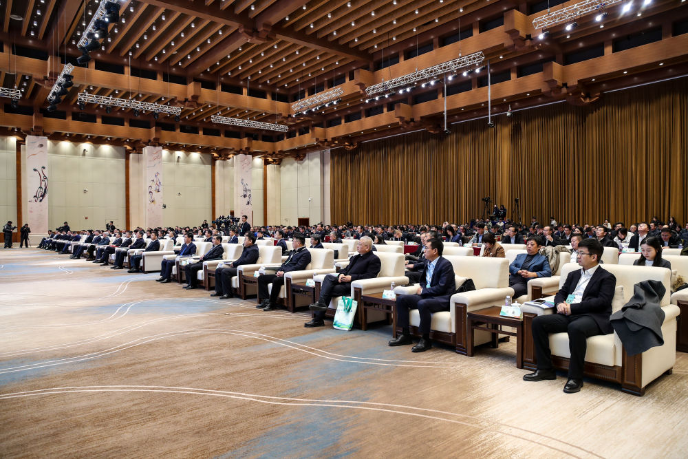 新能源发展大会|风光无限 “绿”动未来:2025新能源发展大会隆重开幕 新能源发展大会|风光无限 “绿”动未来:2025新能源发展大会隆重开幕