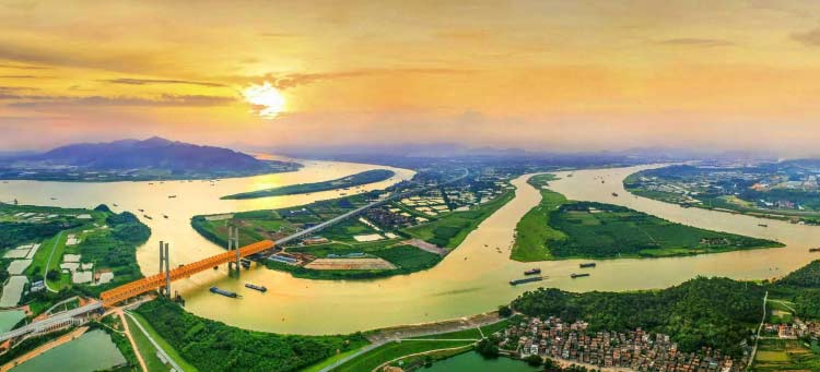 向水而生,开拓新局:媒体聚焦佛山“环两江”先行区高质量发展实践 向水而生,开拓新局:媒体聚焦佛山“环两江”先行区高质量发展实践