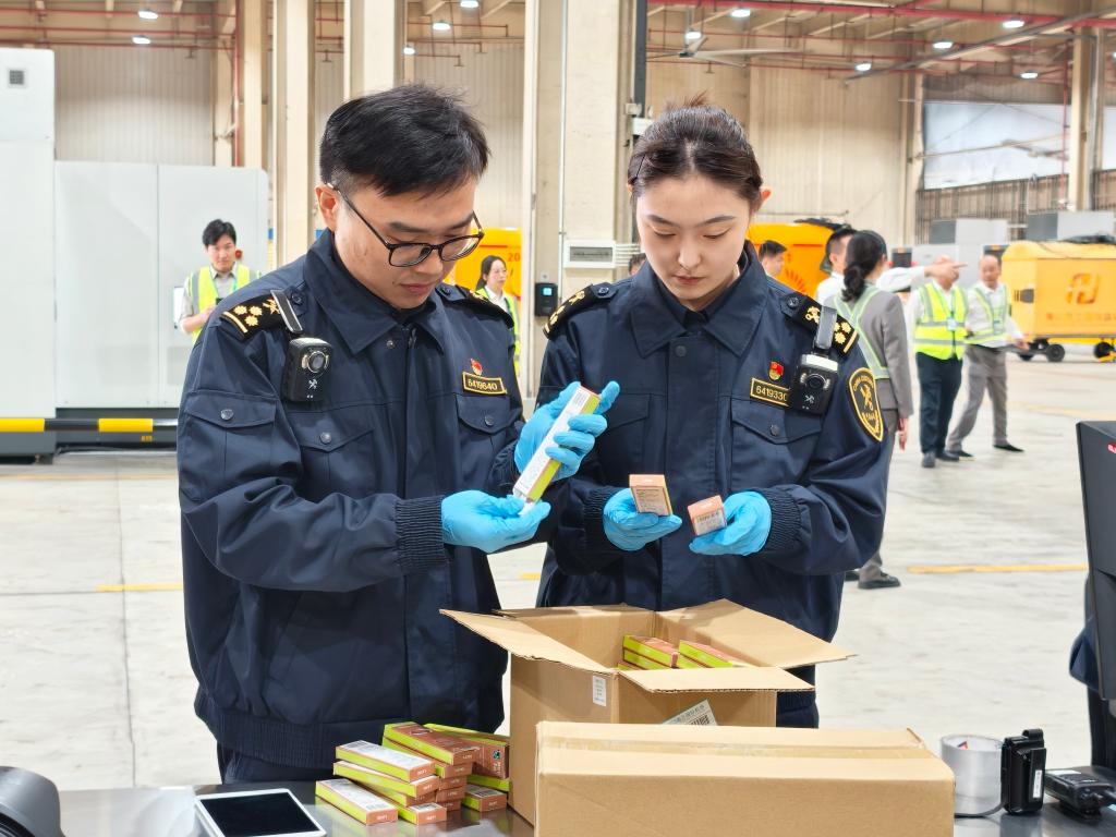 现场直击:海南自贸港封关第一天