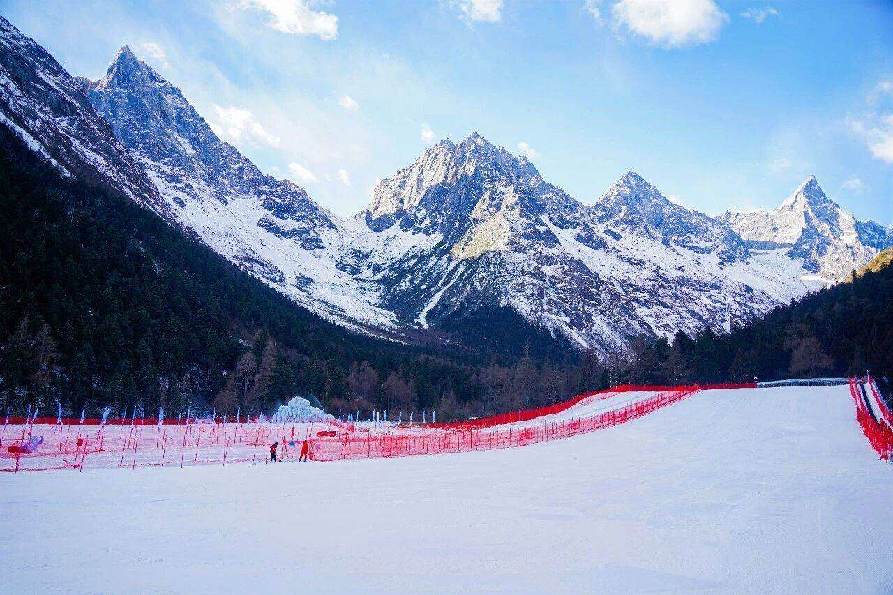 成都两小时直达！这个冬天去阿坝理县解锁冰雪运动的乐趣 |“川”越冰雪遇见你
