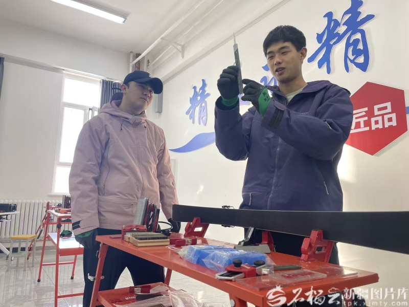 报效祖国 建功西部丨跨越千里 他们在新疆播种冰雪未来