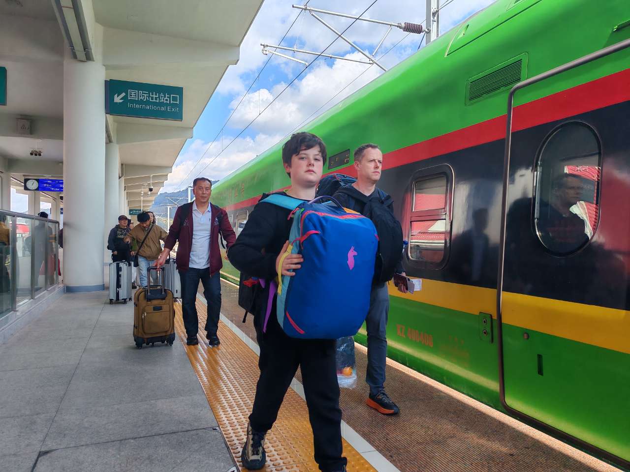 中老铁路2025年免签入境外国籍旅客暴增48%