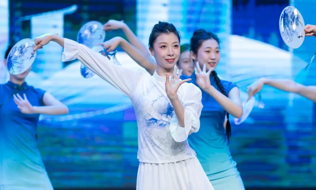 以艺为桥，联通中外 河南艺术职业学院第五届中外文化艺术交流月圆满落幕