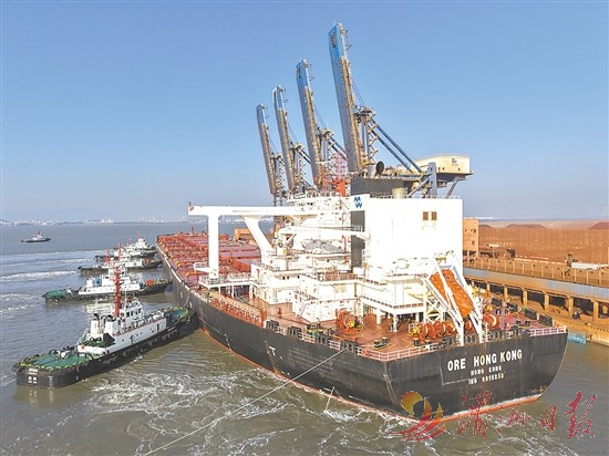 开局即奋战 力夺“开门红” 罗屿港迎来今年首艘40万吨级巨轮 开局即奋战 力夺“开门红” 罗屿港迎来今年首艘40万吨级巨轮