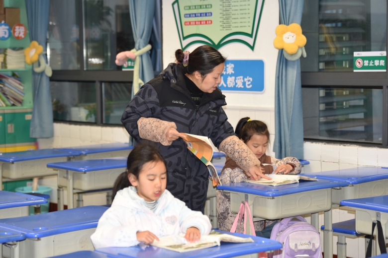 美好教育看得见|重庆这所小学9:45敲响上课铃 让成长不再匆忙